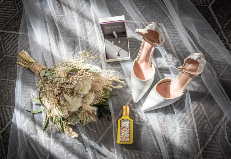 Your Wedding Day Timeline: A Calm, Photo-Friendly Schedule