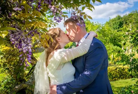 Bride Groom Berries Bush Kiss