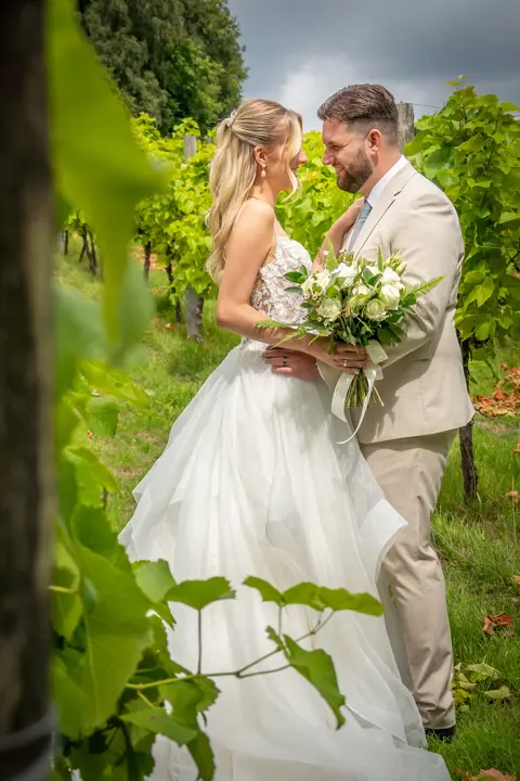 Married amongst the vines at Seddlescombe Vineyard
